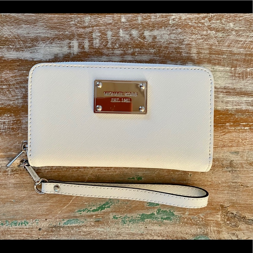 Michael Kors Zip wallet